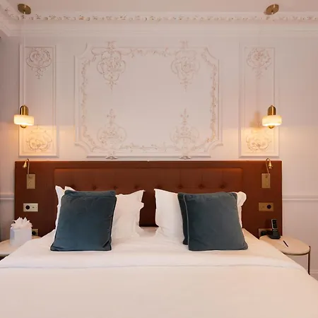 Le Triomphe Paris Aparthotel 5*