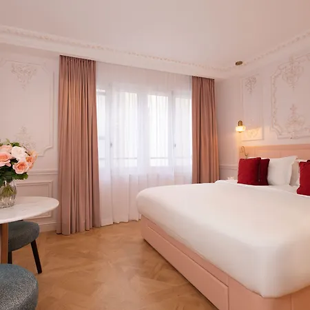Le Triomphe Paris Appart hôtel 5*