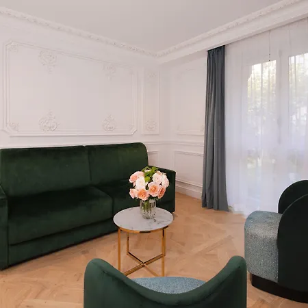 Le Triomphe Paris